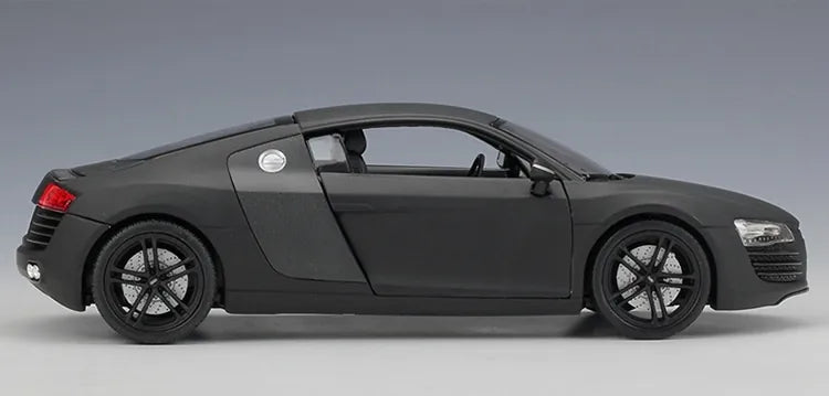 Audi R8 2006 à l'échelle 1:24 