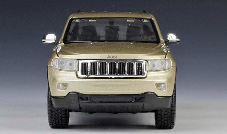 1:24 Jeep 2013 Grand Cherokee Laredo Die Cast Model Car