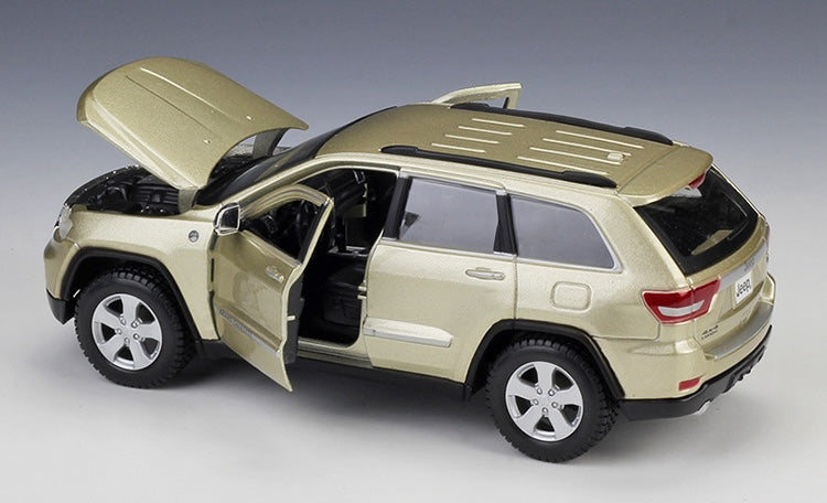 1:24 Jeep 2013 Grand Cherokee Laredo Die Cast Model Car