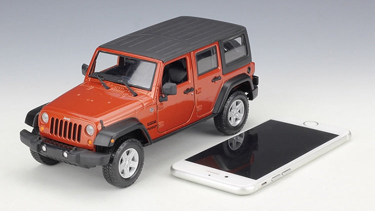 1:24 Jeep 2015 Wrangler Unlimited Die Cast Model Car