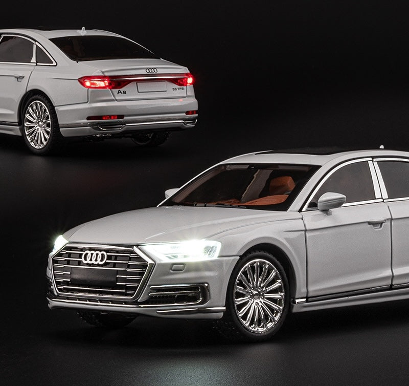 1:24 Audi 2017 A8 D5 Die Cast Model Car