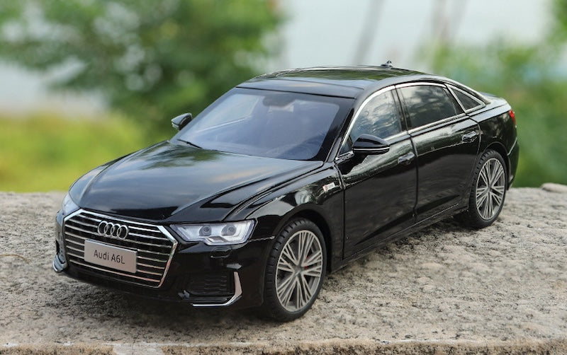 1:18 Audi 2018 A6L C8 Die Cast Model Car