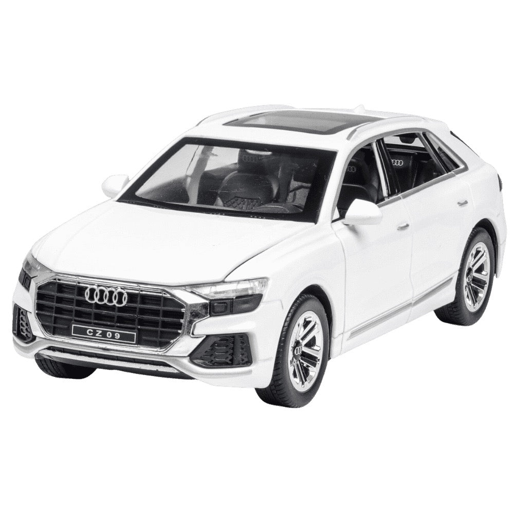 1:24 Audi 2018 Q8 White Die Cast Model Car