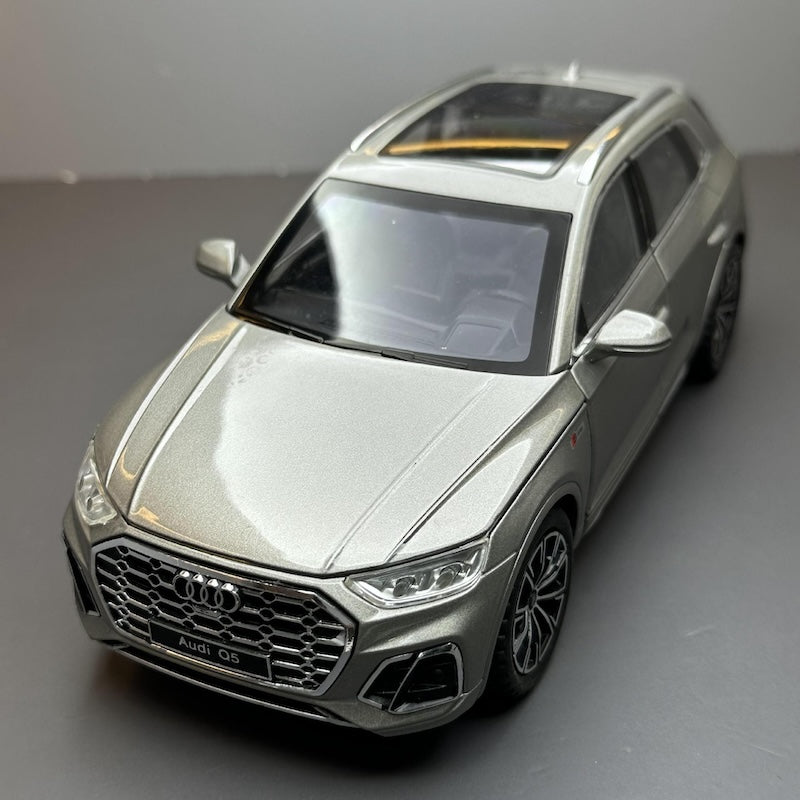 1:24 Audi 2021 Q5 Die Cast Model Car