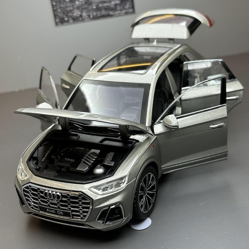 1:24 Audi 2021 Q5 Die Cast Model Car