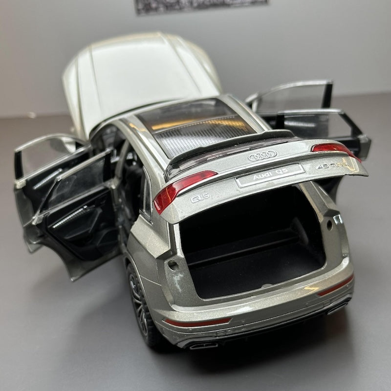 1:24 Audi 2021 Q5 Die Cast Model Car