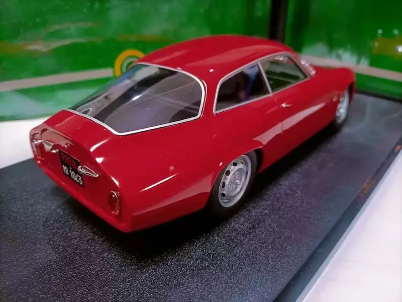 1:18 Alfa Romeo 1960 Giulietta Zagato Coda