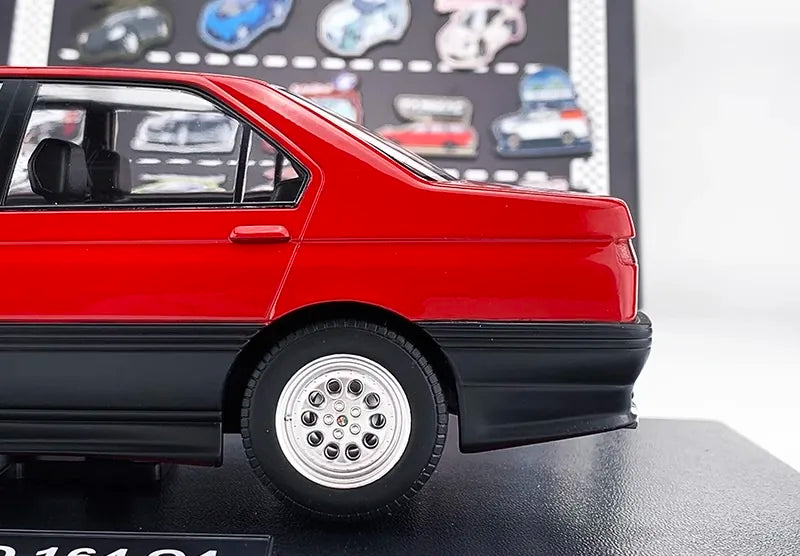 1:18 Alfa Romeo 1994 164 Q4