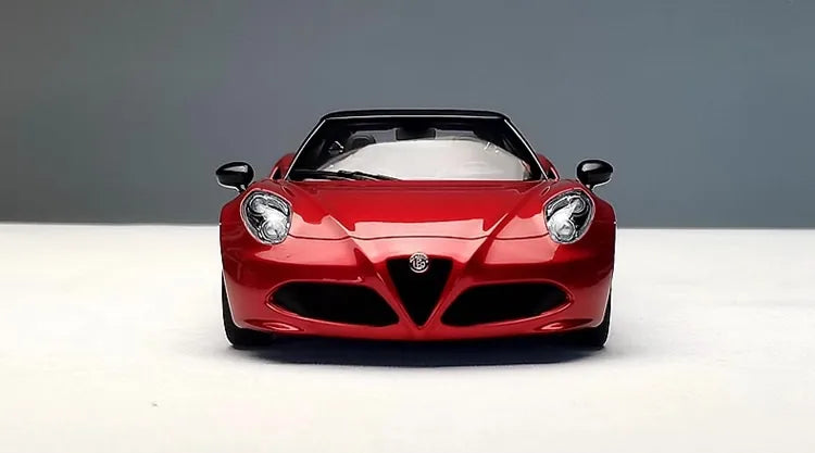 1:18 Alfa Romeo 2015 4C Spider