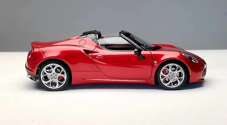 1:18 Alfa Romeo 2015 4C Spider