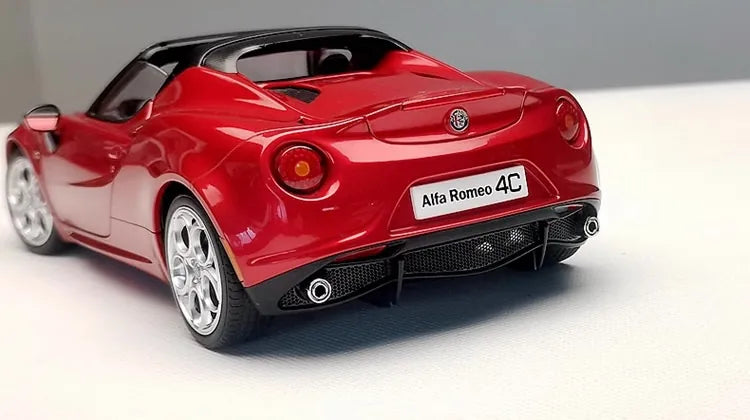 1:18 Alfa Romeo 2015 4C Spider