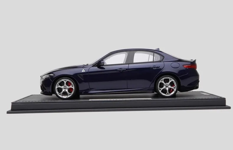 1:18 Alfa Romeo 2015 Giulia QV