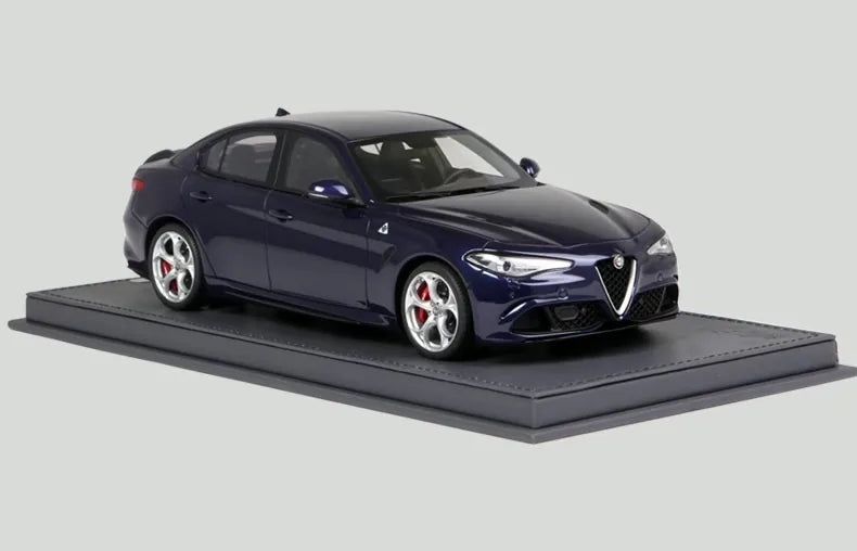 1:18 Alfa Romeo 2015 Giulia QV