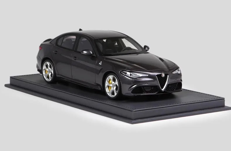 1:18 Alfa Romeo 2015 Giulia QV