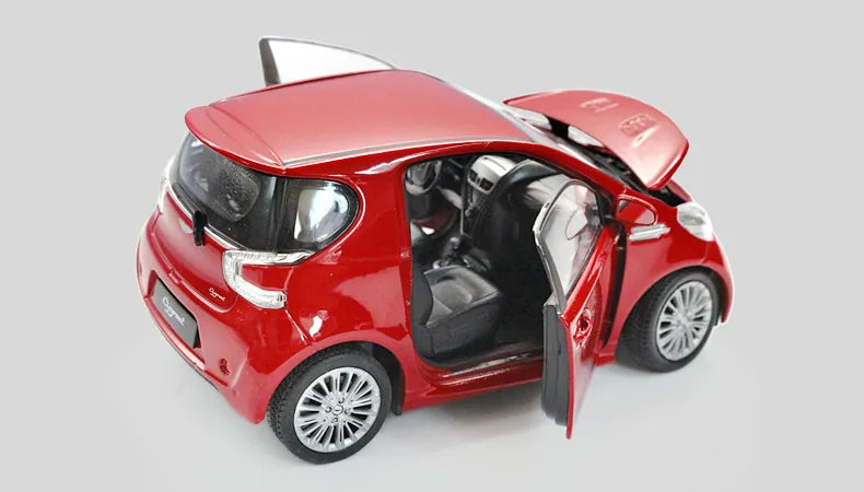 1:24 Aston Martin Cygnet 2011 