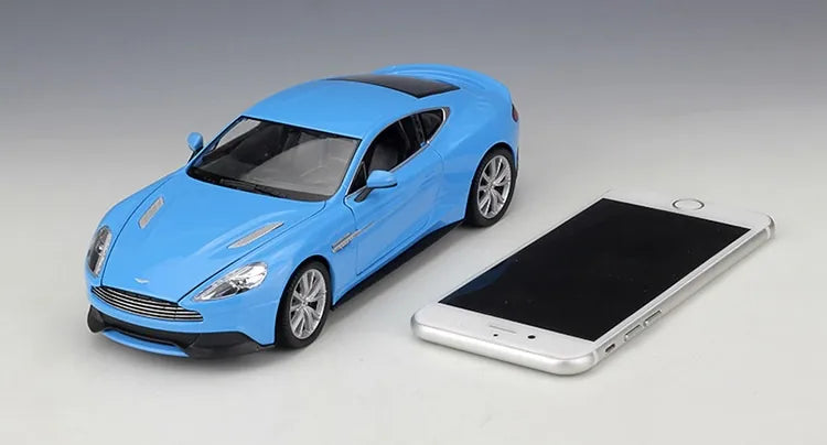 1:24 Aston Martin 2015 Vanquish