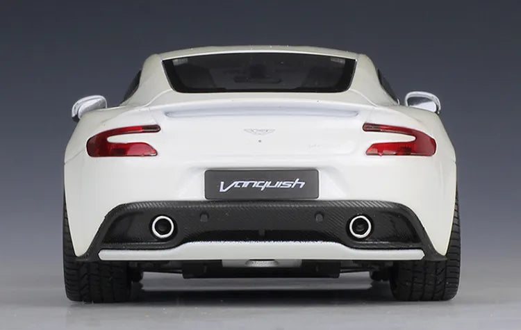 1:24 Aston Martin 2015 Vanquish