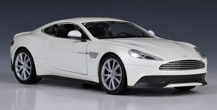 1:24 Aston Martin 2015 Vanquish