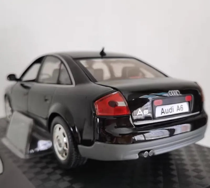 1:18 Audi 2000 A6 C5 Die Cast Model Car