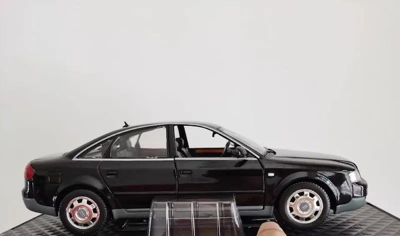 1:18 Audi 2000 A6 C5 Die Cast Model Car