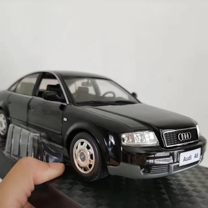 1:18 Audi 2000 A6 C5 Die Cast Model Car