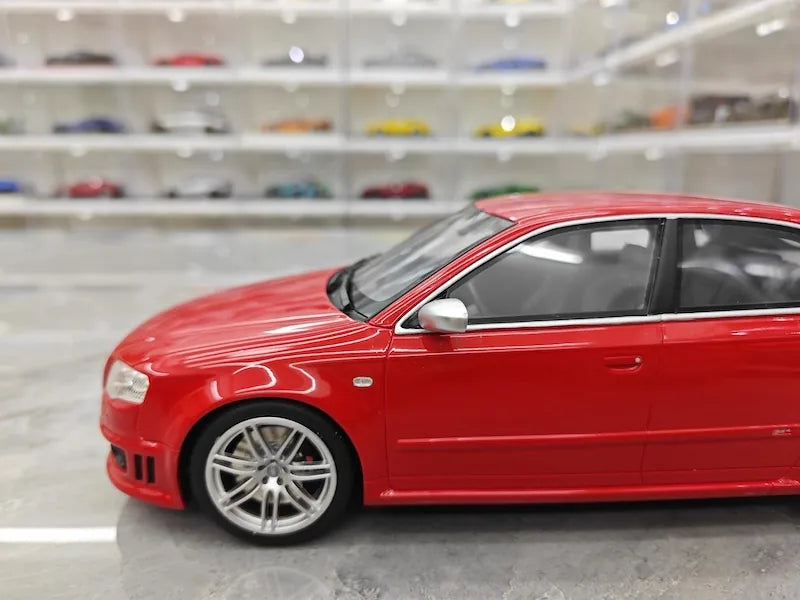 1:18 Audi 2006 RS4 B7