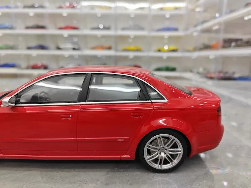 1:18 Audi 2006 RS4 B7