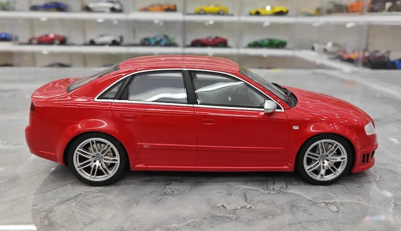 1:18 Audi 2006 RS4 B7