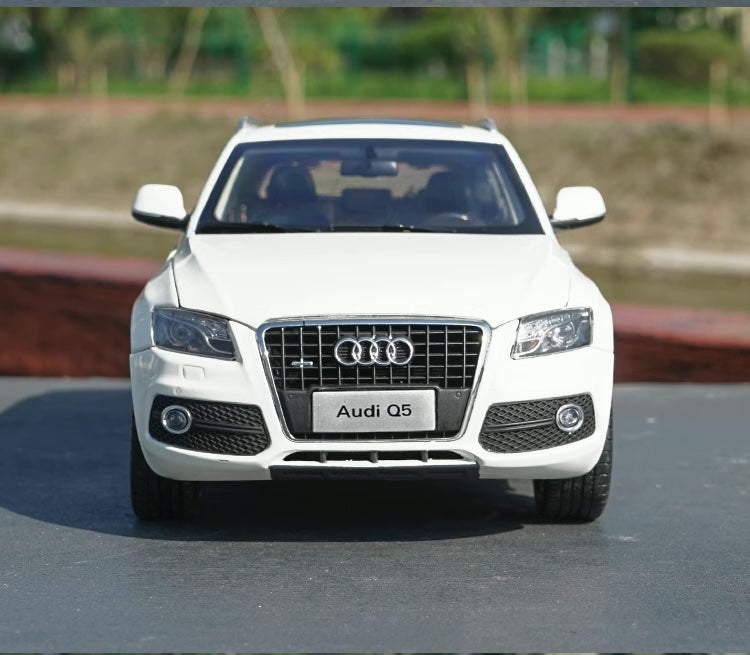 1:18 Audi 2011 Q5 Die Cast Model Car