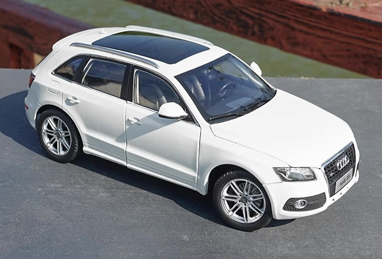 1:18 Audi 2011 Q5 Die Cast Model Car