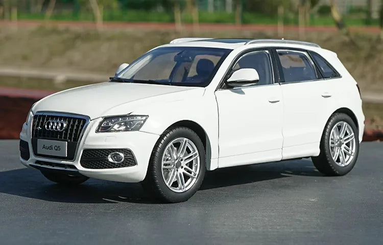 1:18 Audi Q5 2011 