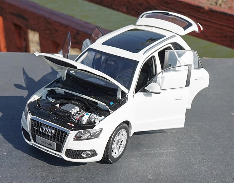 1:18 Audi 2011 Q5 Die Cast Model Car