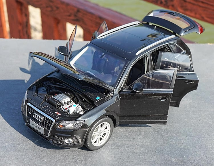 1:18 Audi 2011 Q5 Die Cast Model Car