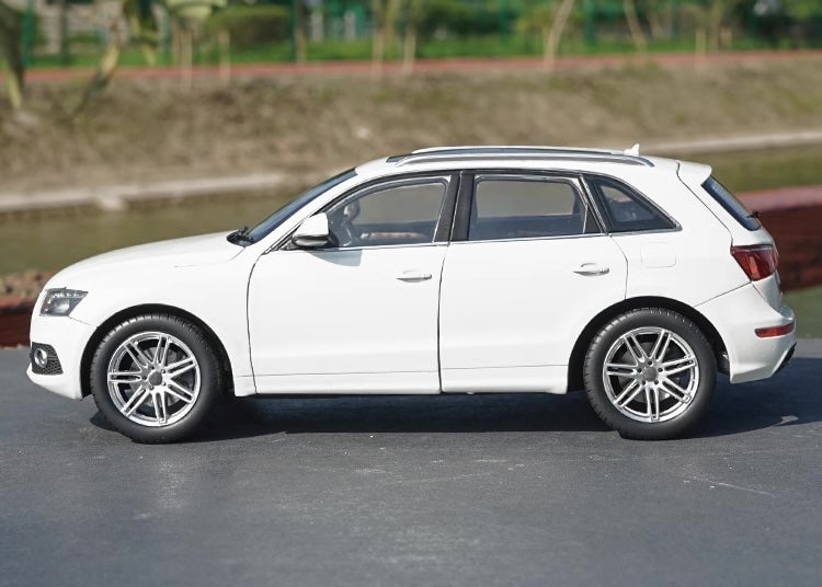 1:18 Audi 2011 Q5 Die Cast Model Car