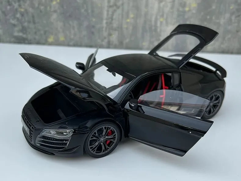 1:18 Audi 2011 R8 GT