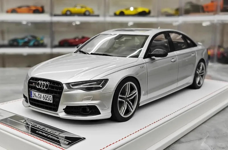 1:18 Audi 2012 S6 Sedan