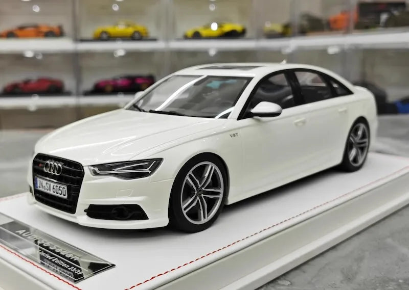 1:18 Audi 2012 S6 Sedan