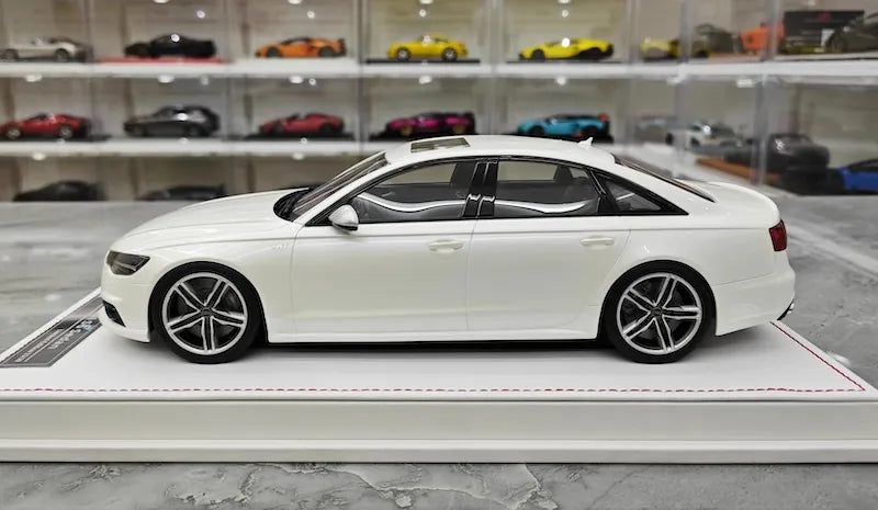 1:18 Audi 2012 S6 Sedan