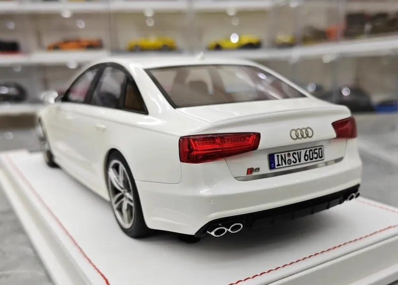 1:18 Audi 2012 S6 Sedan