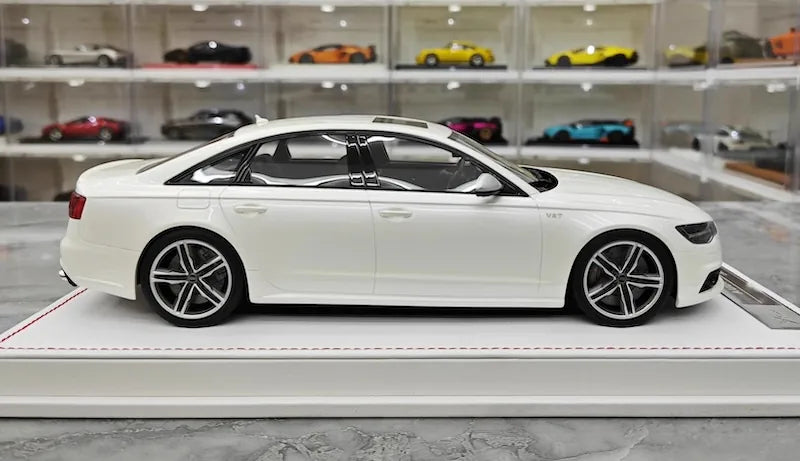 1:18 Audi 2012 S6 Sedan