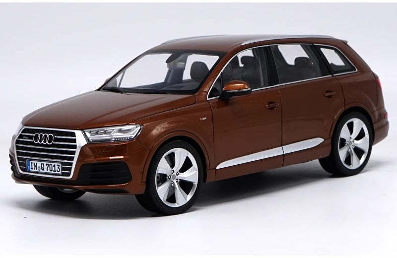 1:18 Audi 2015 Q7 Die Cast Model Car