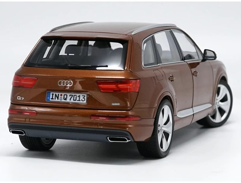 1:18 Audi 2015 Q7 Die Cast Model Car