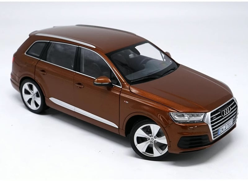 1:18 Audi 2015 Q7 Die Cast Model Car