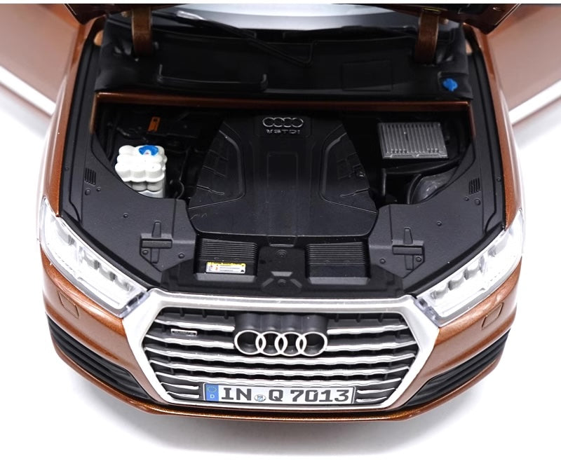 1:18 Audi 2015 Q7 Die Cast Model Car