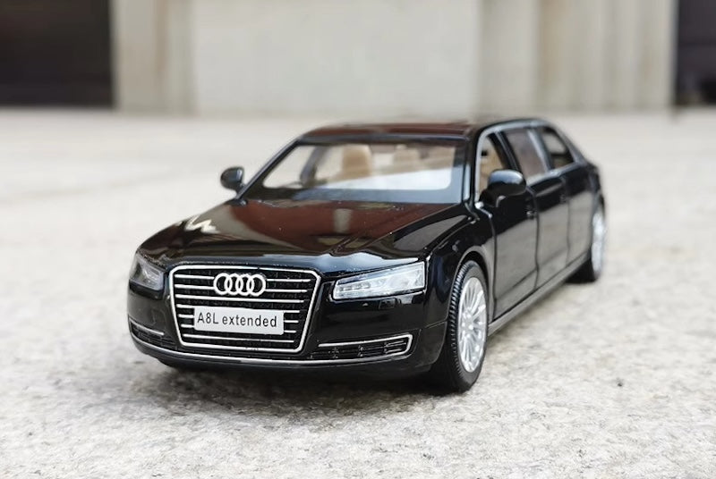 1:32 Audi 2016 A8L Extended Die Cast Model Car