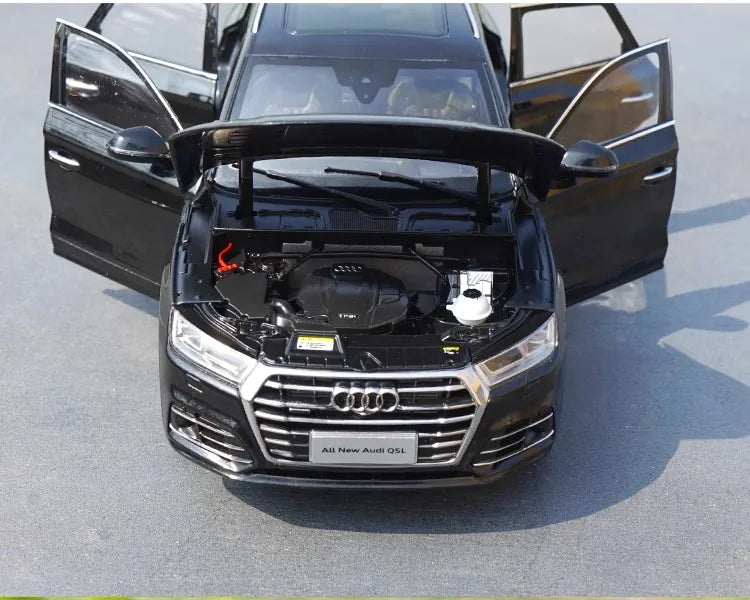 1:18 Audi 2018 Q5L Die Cast Model Car