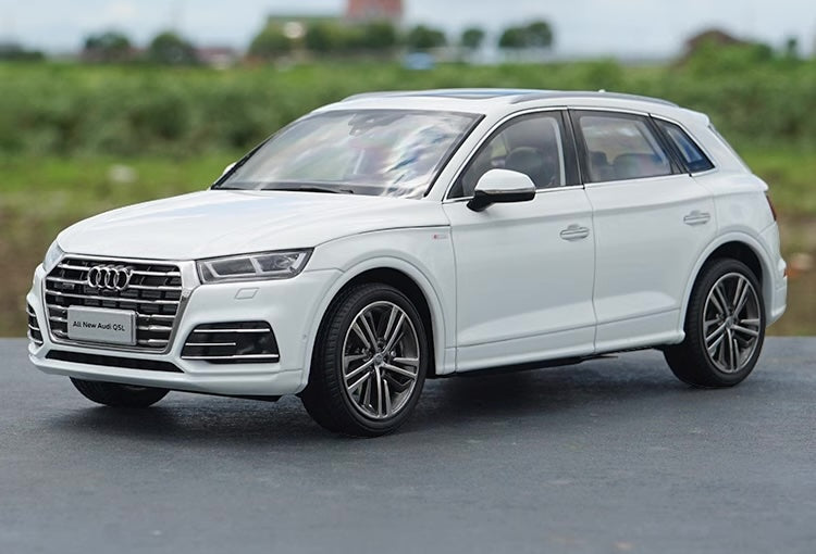 1:18 Audi 2018 Q5L Die Cast Model Car