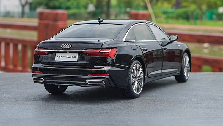 1:18 Audi 2019 A6L Die Cast Model Car