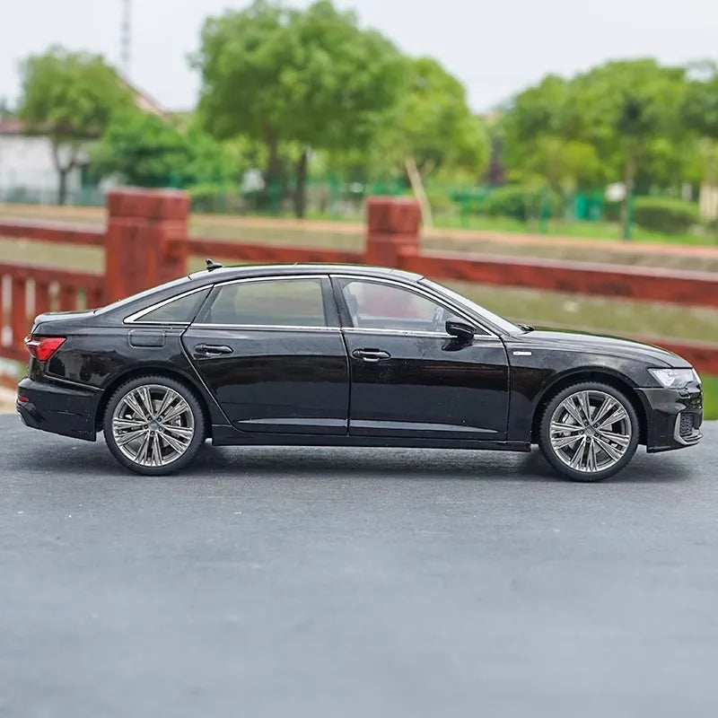 1:18 Audi 2019 A6L Die Cast Model Car