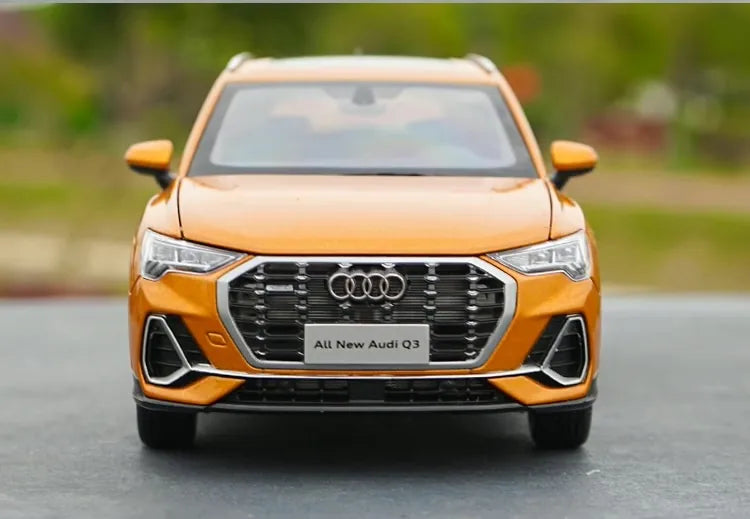 1:18 Audi 2019 Q3